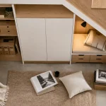 Aménagement sous escalier ouvert : rangement et bureau sous escalier quart tournant